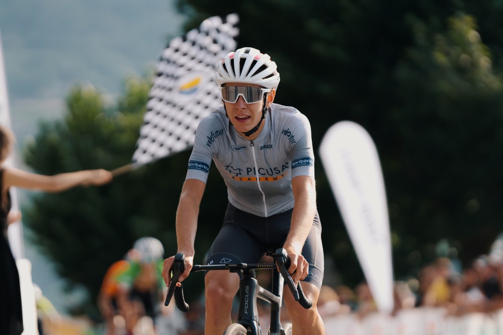 Alec Franzke vence na Senhora da Guia e Carlos Tena veste a Camisola Amarela do GP Terras de Tr�s-os-Montes