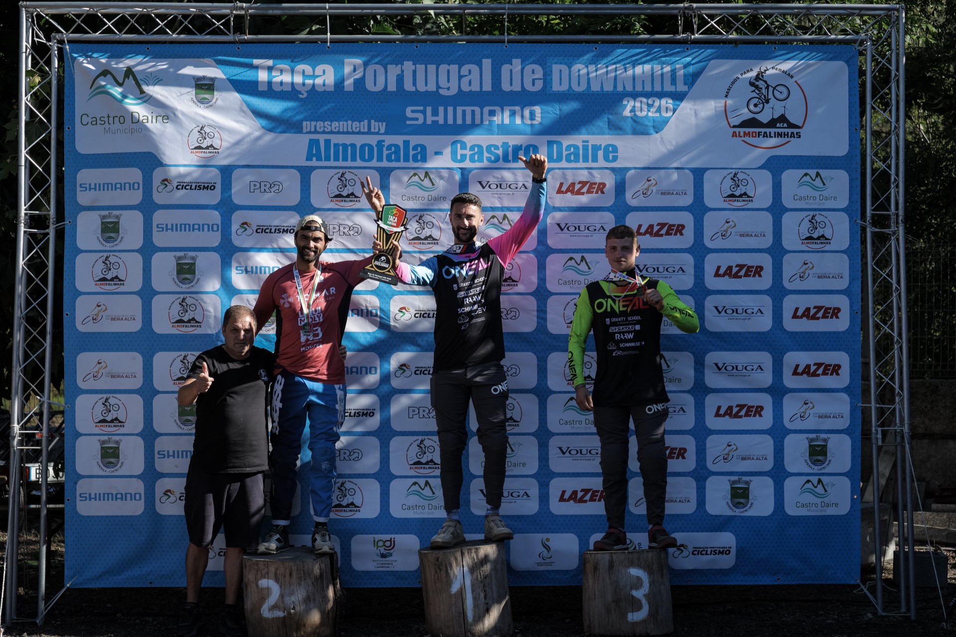 Jack Reading e Kira Zamora conquistam Ta�a de Portugal de Downhill presented by Shimano 2026