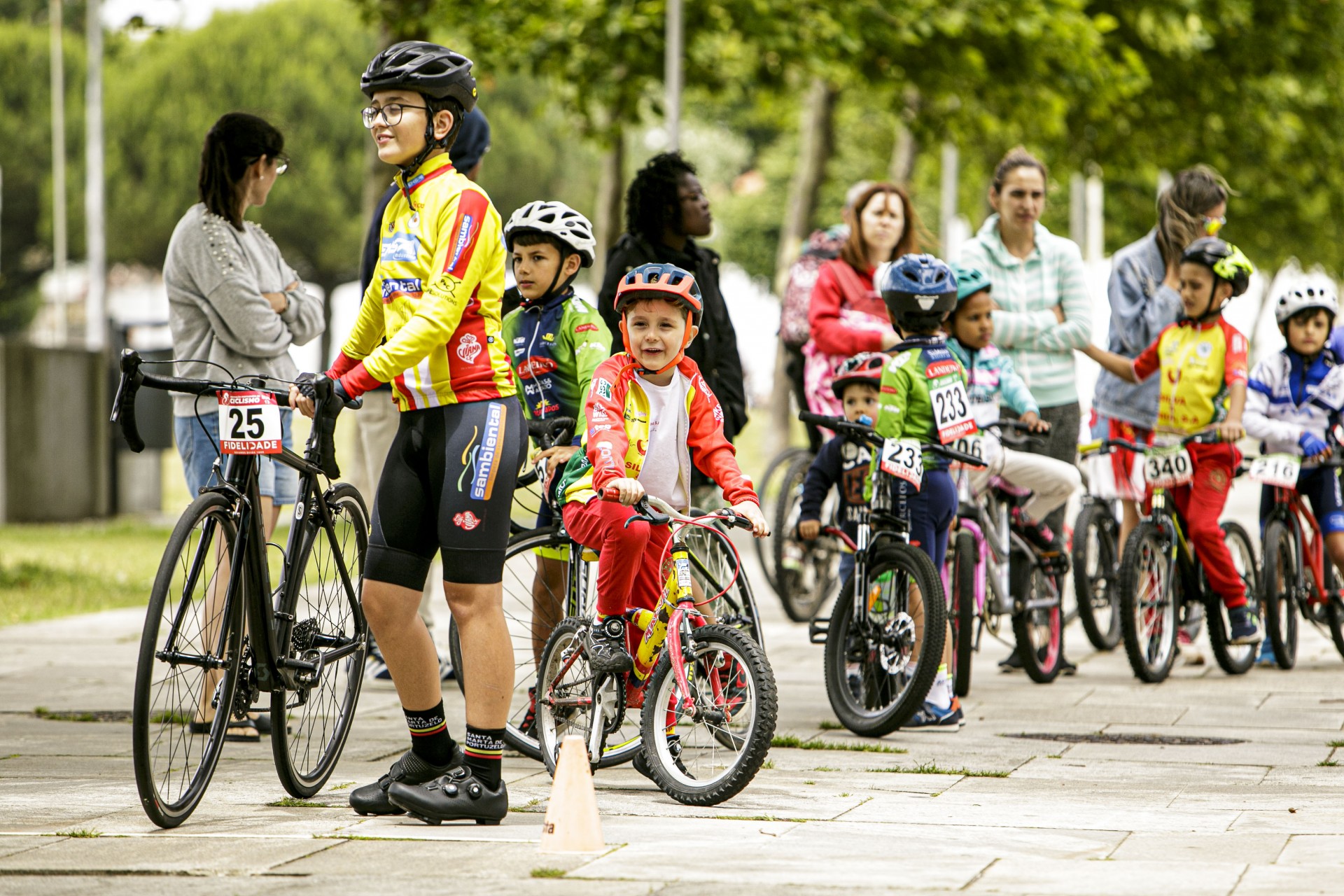 Encontro Inter-Regional de Escolas de Ciclismo levou jovens atletas a Viana do Castelo